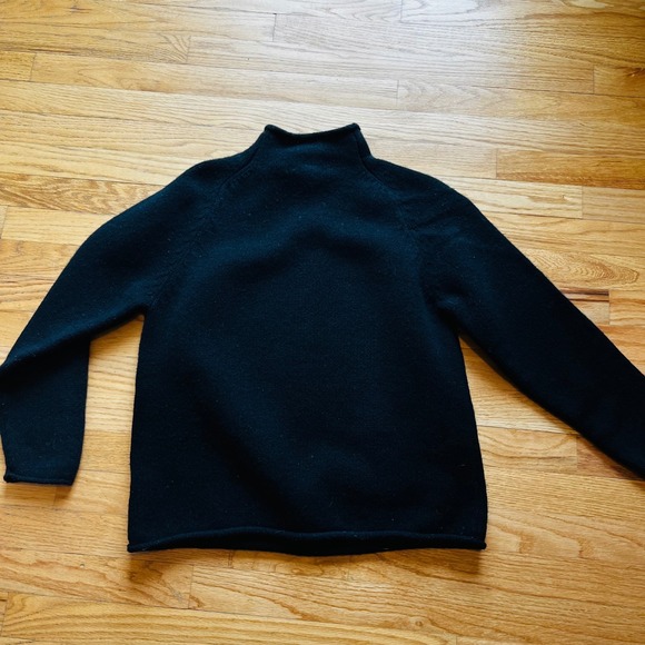Vintage 1990s J.Crew Lambswool Roll Neck Sweater Black Made in Macau
Measures S - Picture 2 of 11